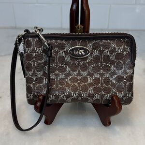 Coach Wristlet Bag Purse Leather Mini Signature Logo Pouch Clutch Pouch Wallet